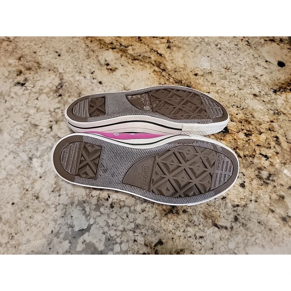 Converse  All Star Low Canvas Shoes Womens Size 7 Pink Elastic Heel.  EUC